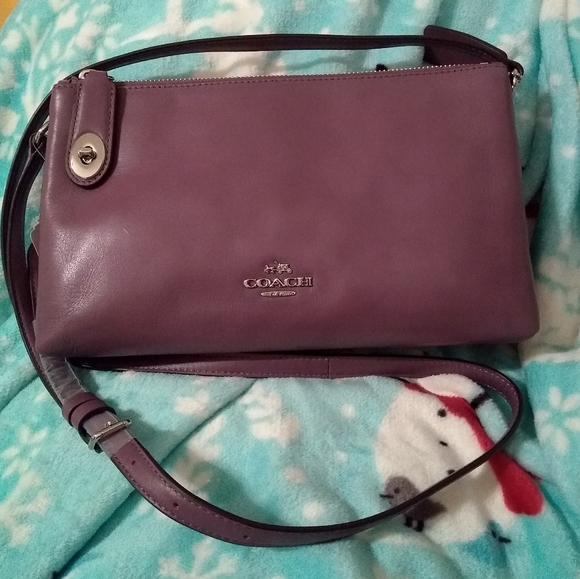 Coach Handbags - 🆕 Coach Smooth Crosby Crossbody